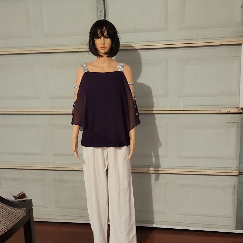 Beautiful plum Blouse . simple but so elegant.